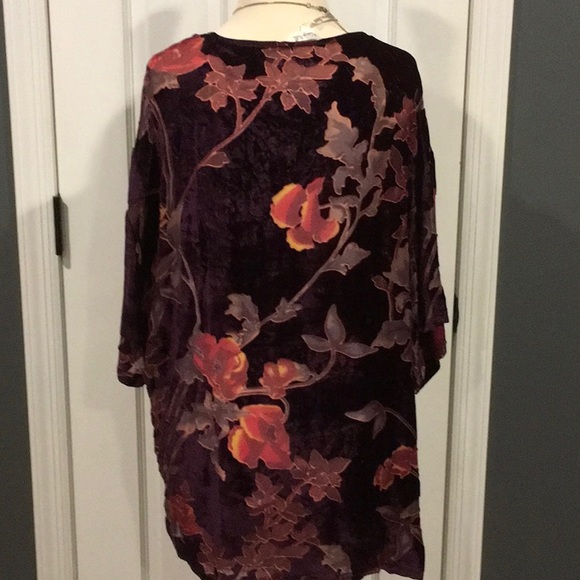 Plum Velvet Floral Kimono - Picture 4 of 8